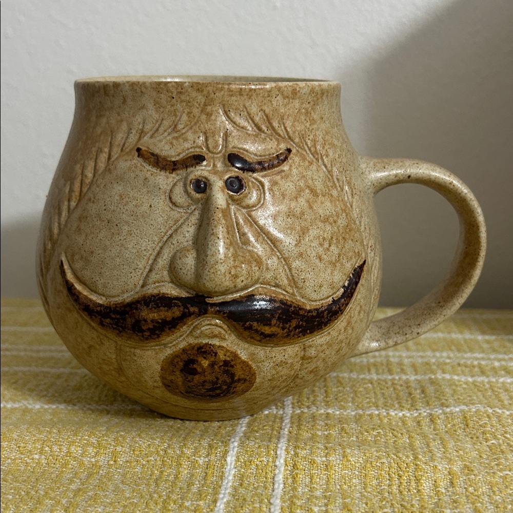 VTG ‘70’s Pottery Craft USA Ceramic Mug with Face Design. 28oz